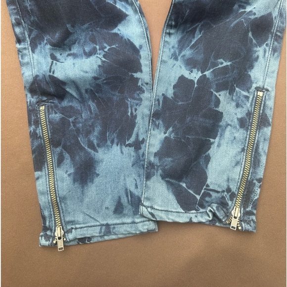 NWT Fidelity Belvedere Zip Crop denim size 30
Inseam 28”
High Rise Ultra slim - Picture 8 of 8